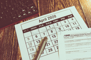日歷上注明的 4 月 15 日是繳納美國稅款的日子。