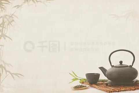 竹子背景下的茶壶