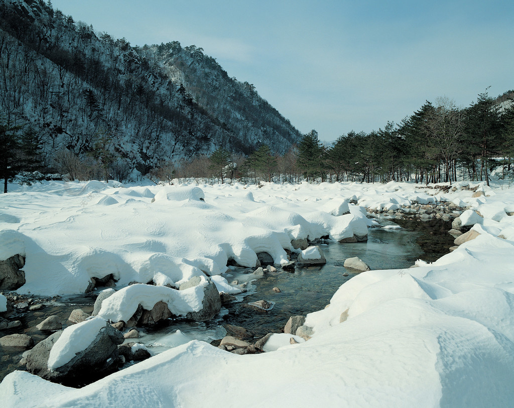 积雪冰川冰山冬天的天气冷的景观山峰值天空滑雪雪旅游晶体高山高冷冻