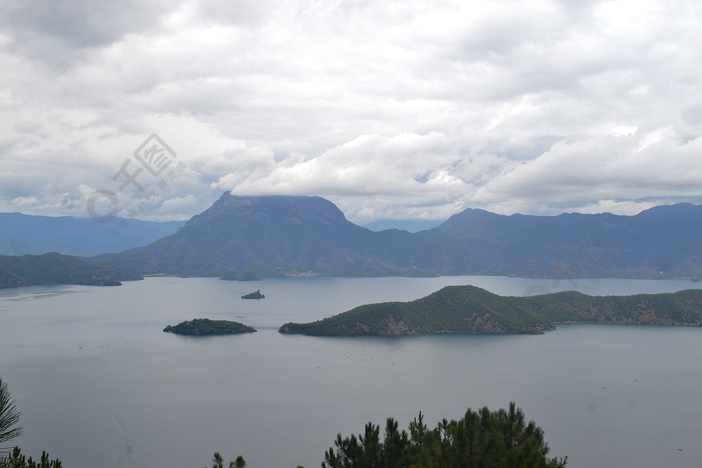 云南风景女儿国泸沽湖观景台全景