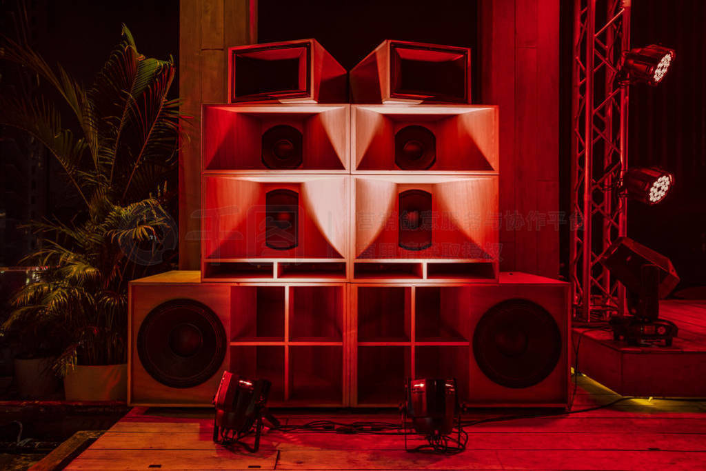 Big Wood Speaker Box set on the Hip Hop mini Concert stage with