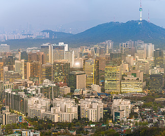 漢城街市都市風景空中日落和夜視圖與漢城的在韓國聳立首爾市中心城市景觀的夜景