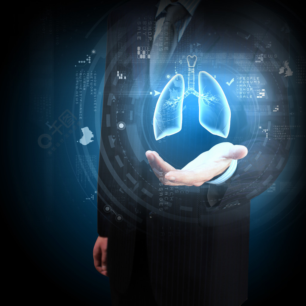 医学创新技术商人和他的手掌的人类肺部全息图的特写1年前发布
