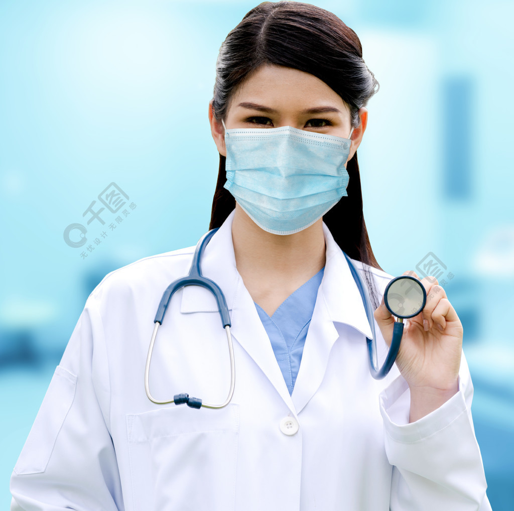 医生在医院戴口罩可预防冠状病毒病或covid-19医务人员是感染冠状病毒
