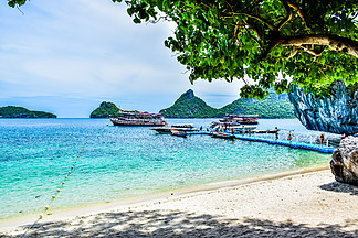 美麗的泰國海灘 Angthong 海洋國家公園, 受歡迎的旅游目的地附近蘇梅島在泰國海灣