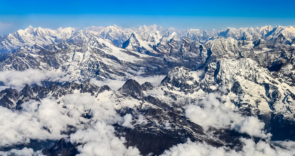 喜马拉雅珠穆朗玛峰山脉全景图