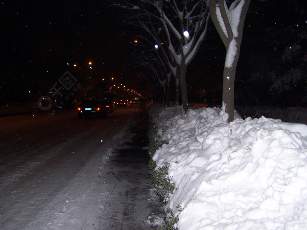 夜晚雪景