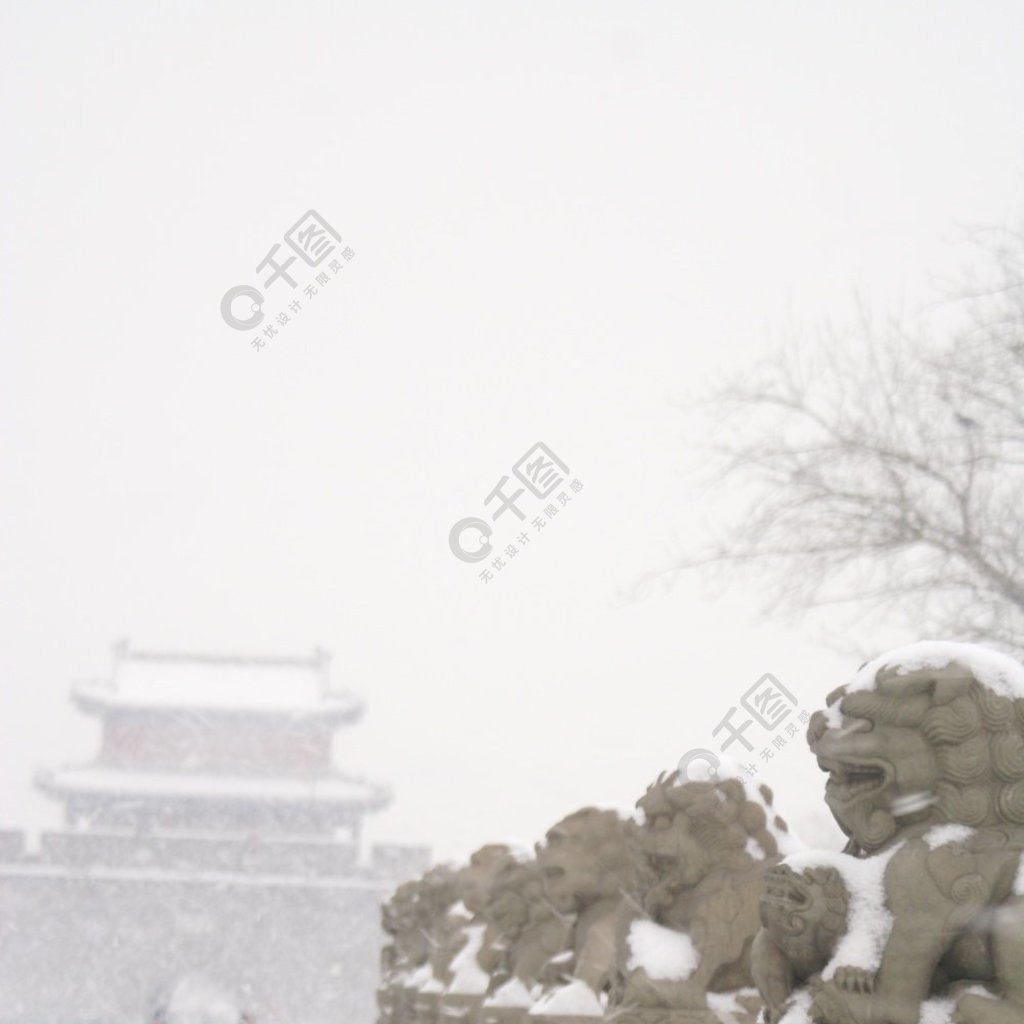 雪中的石狮子