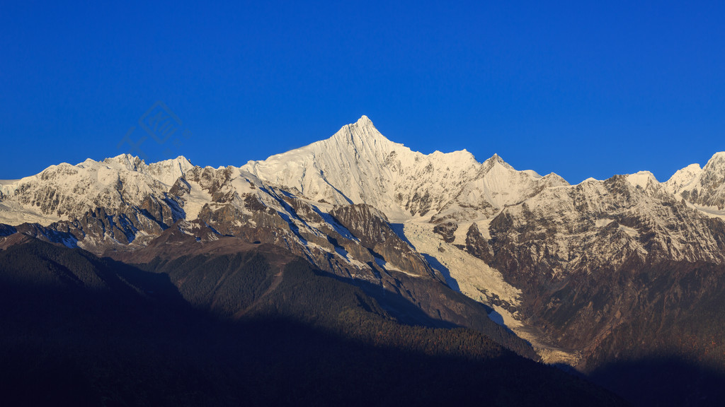 梅里雪山卡瓦博格峰