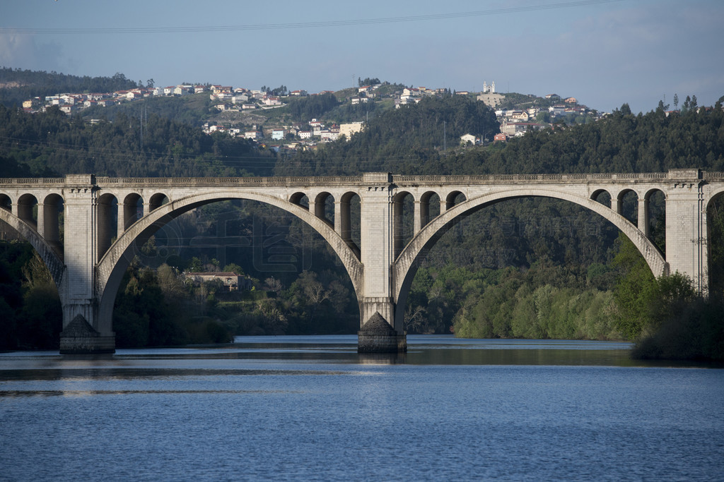 λŷͼԶ޺ϵ Entre os Rios  Ponte de Pedra š׹ϣ2019  4 ¡ŷ  DOURO ENTRE OS RIOS