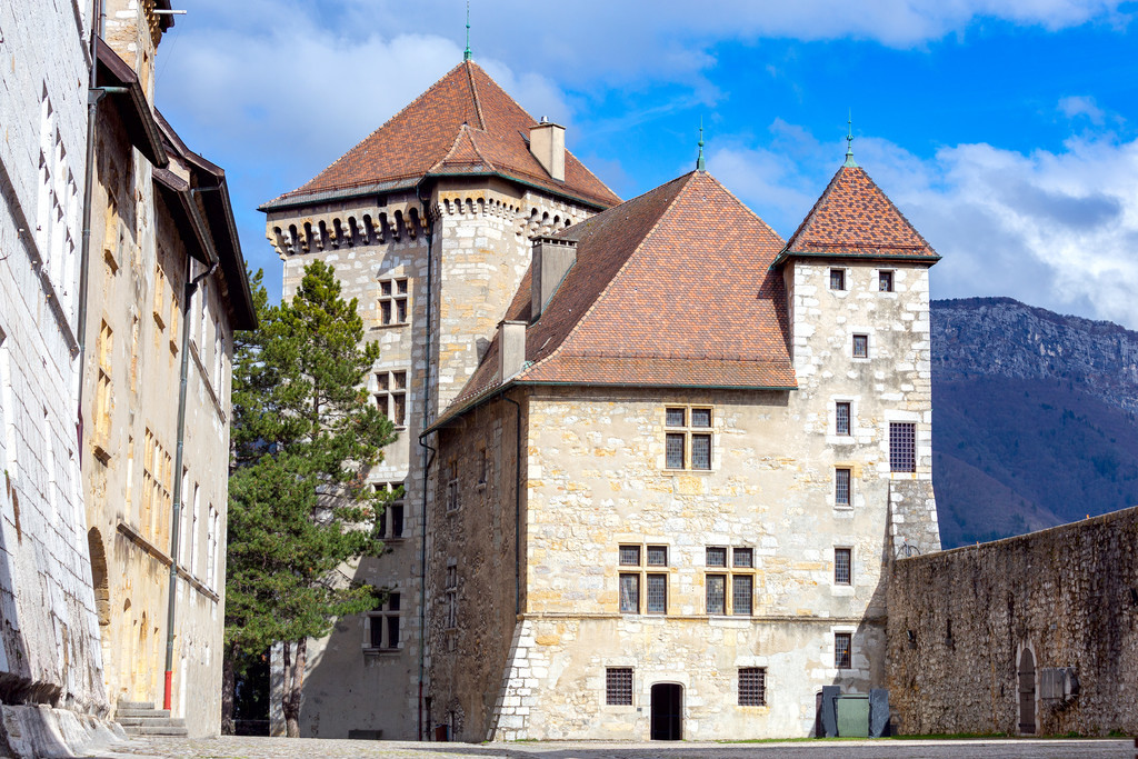 ϵʯλڳʷƾõĵ Annecy France.. Annecy ʷƾõʯݡ