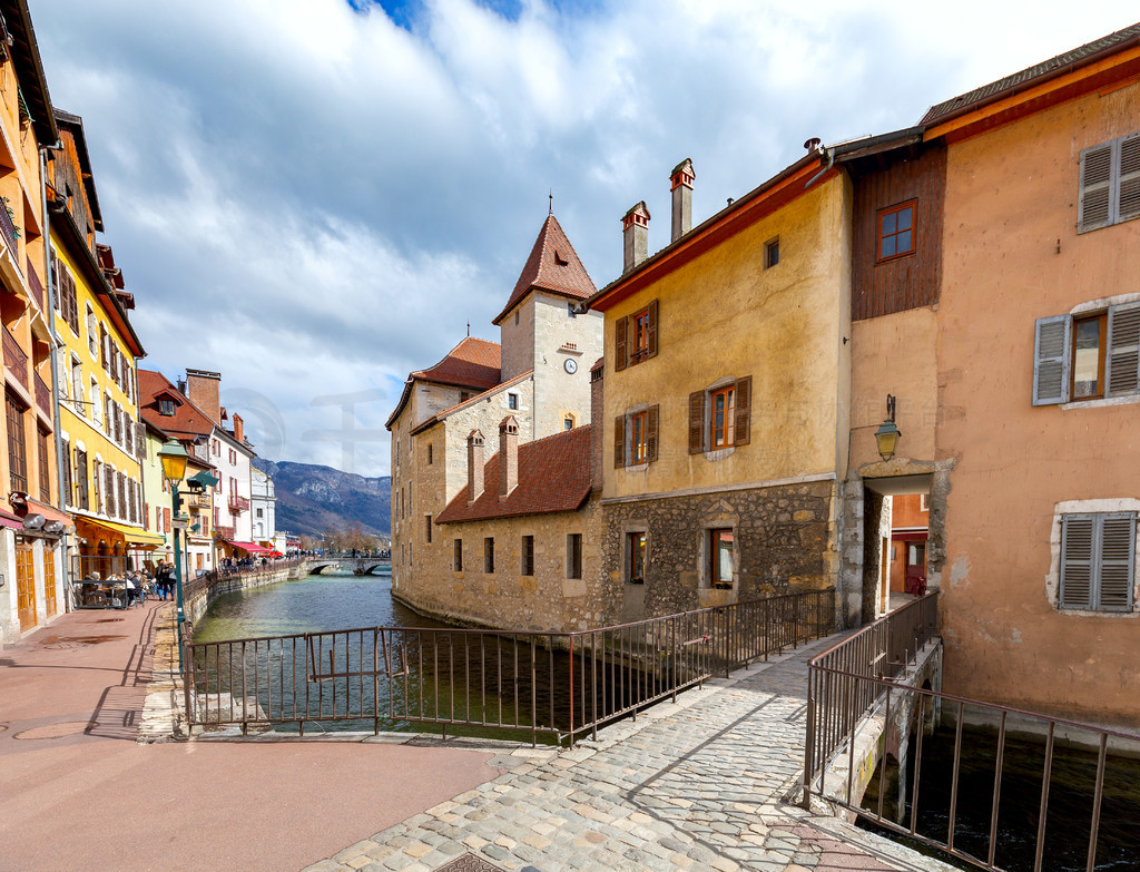 ˺ذϵͷǽ Annecy France.. Annecy ʷƾõĹɫͷ׵ķݡ