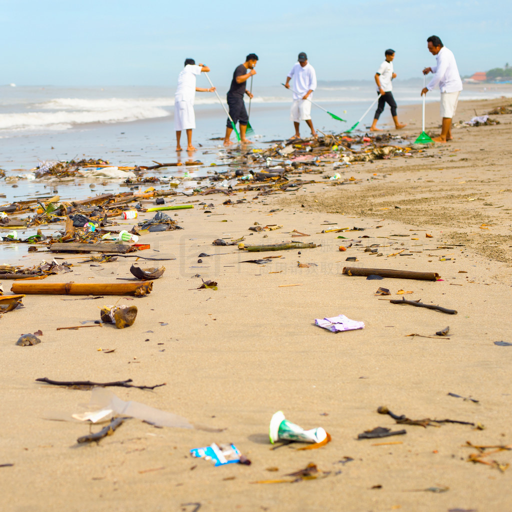 Bali declares rubbish emergency as rising tide of plastic buries beaches