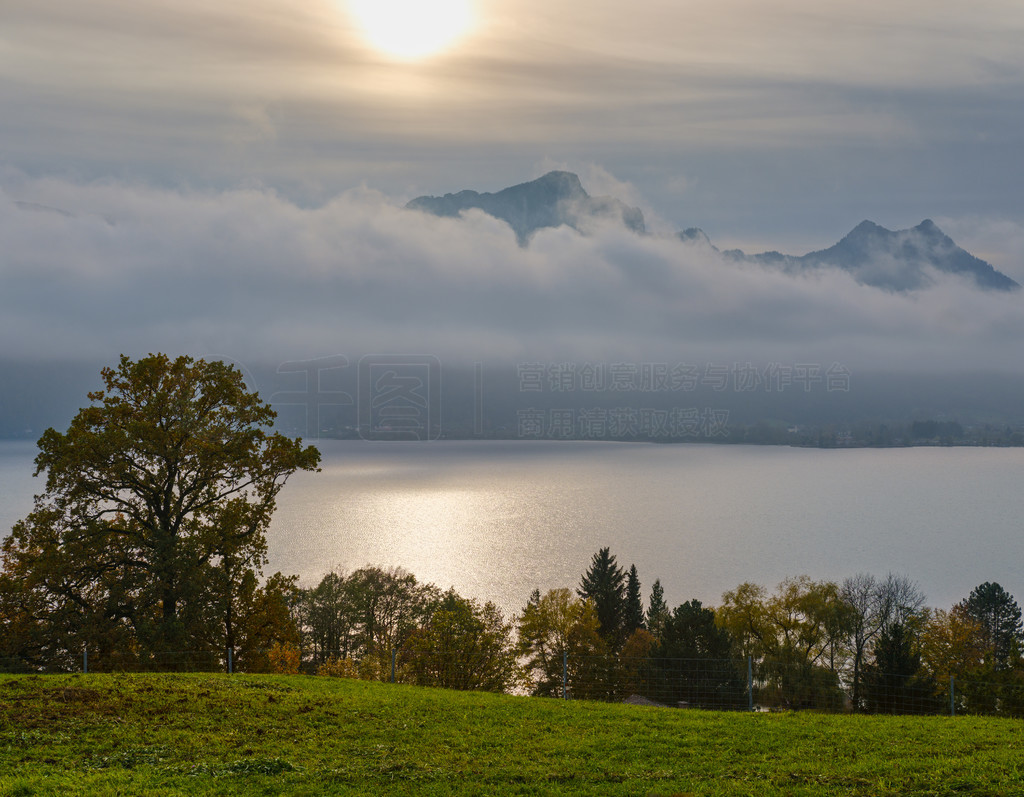 Ӹٹ· Raststation Mondsee ĿĬأϰµݵ찢˹ɽ Mondsee ͼСϢȻ