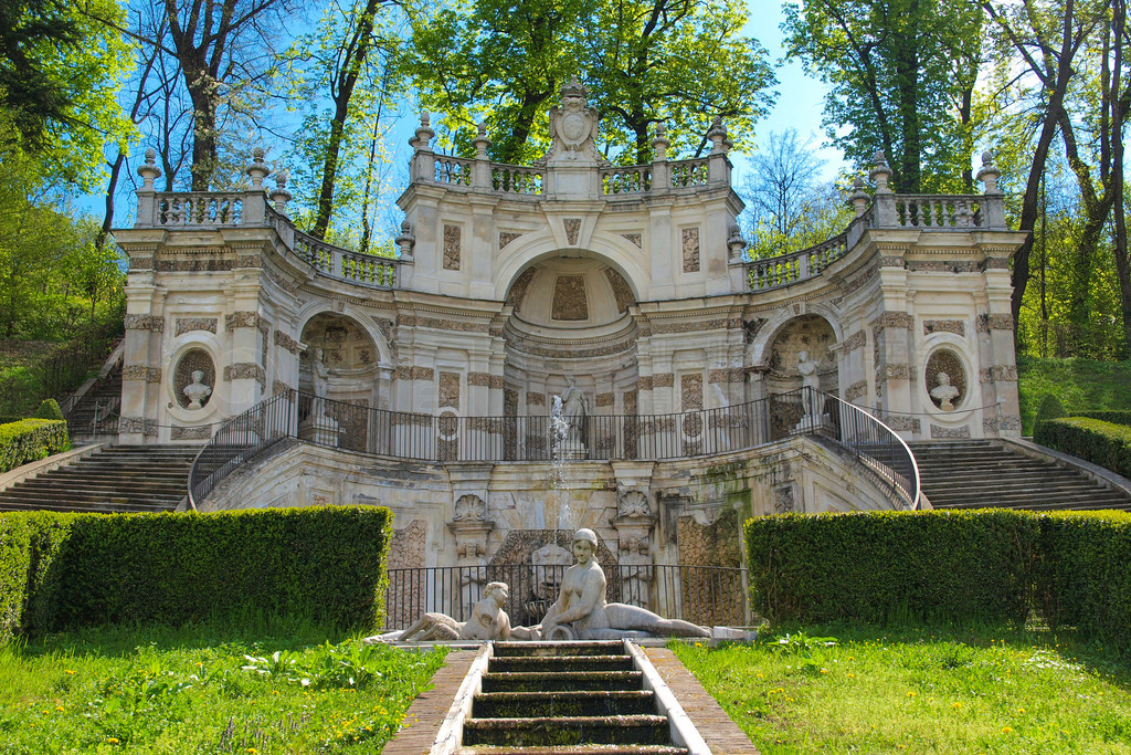  ɱ Cascatella della Naiade (Ȫ)  Villa Della Regina, , 