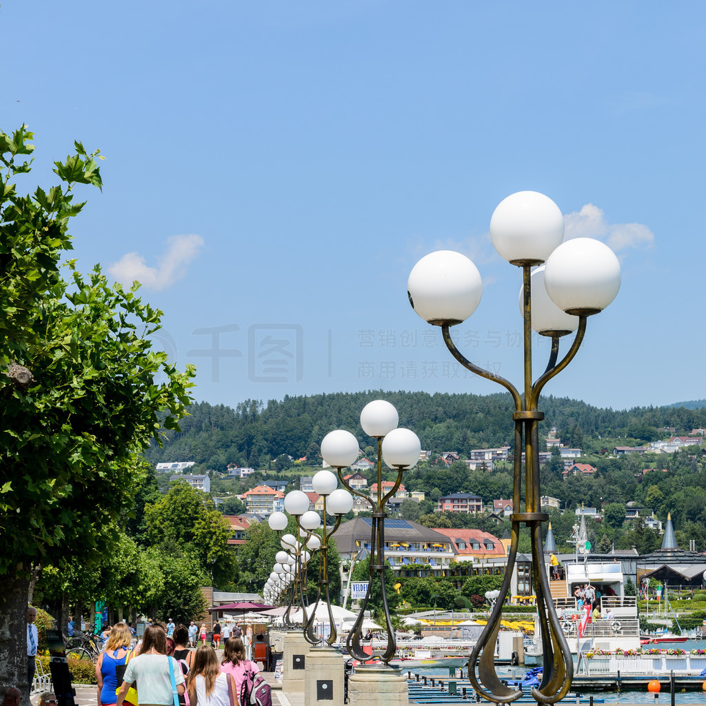 ˶ - µ - 19.07.2018Զļɽеʯˮ Worthersee ͼٵο.. µ˹ɽļĿĵغε Worthersee