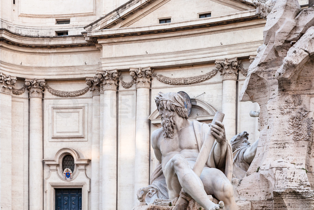 ǰ  ɹ㳡ϵ Fontana dei Quattro FiumiĺȪʥ˿õӰ