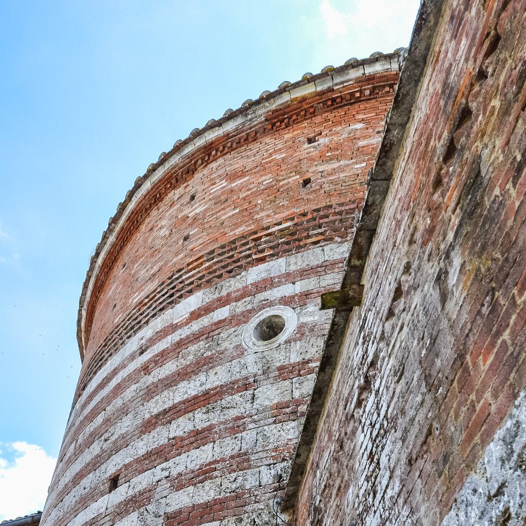 HDR San Galgano  MontesiepiлƤʥӶŵ߶̬Χ (HDR) 