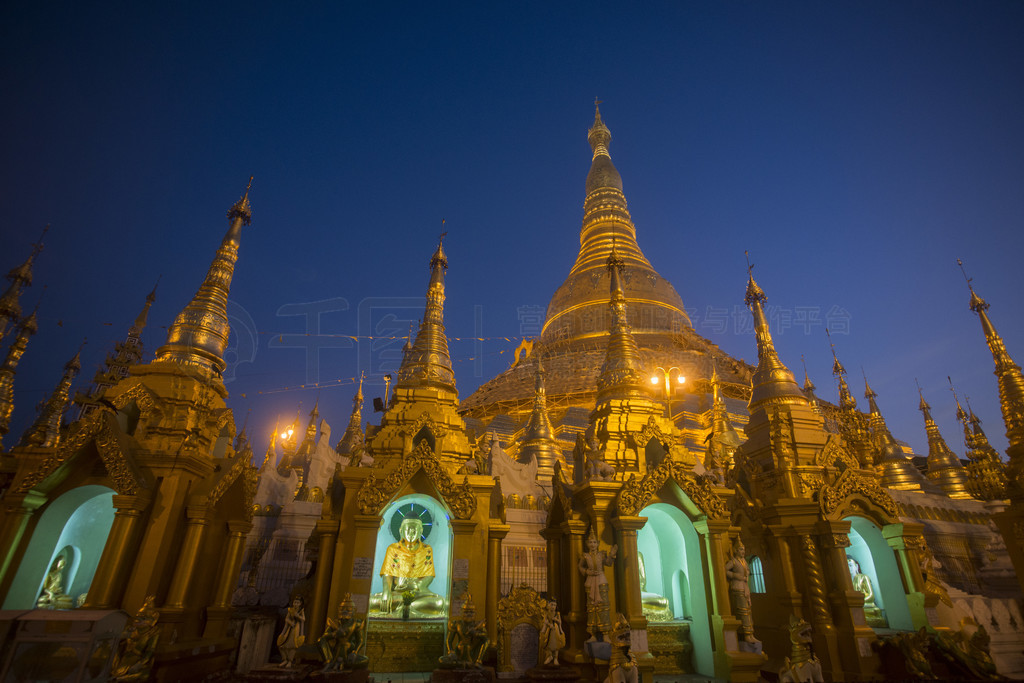 Ľ.. ASIA MYANMAR YANGON SHWEDAGON PAGODA