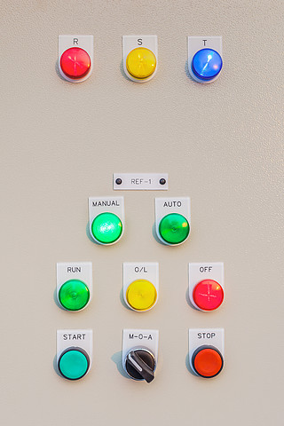 主機房控制面板開關按鈕,可用於監控樓宇控制電