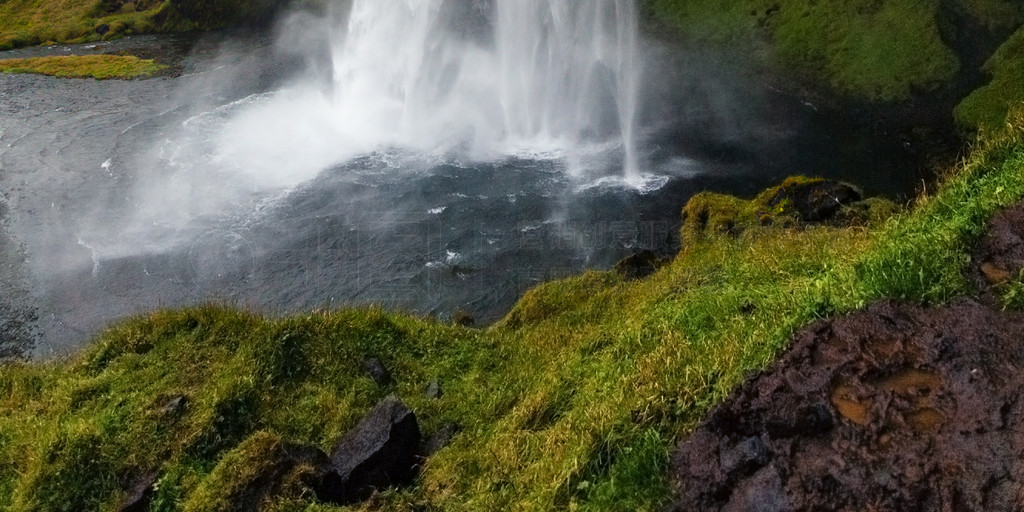 ǰ  9 ϣڱϺĿʹ԰ Seljalands  Seljalandsfoss ٲĲྰ