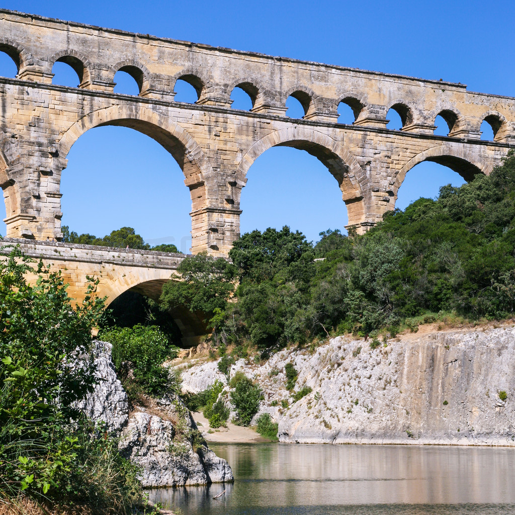 ǰ˹  ɲ Pont du Gard  Vers-Pont-du-Gard 򸽽 Gardon 