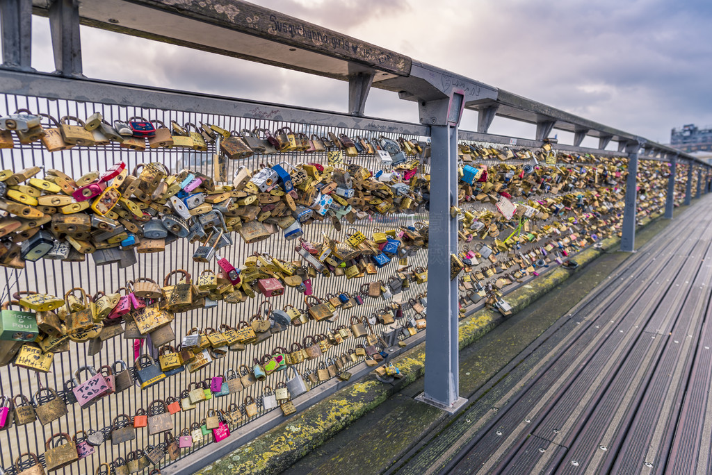  Passerelle Leopold-Sedar-Senghor װο͵Űͳŵ