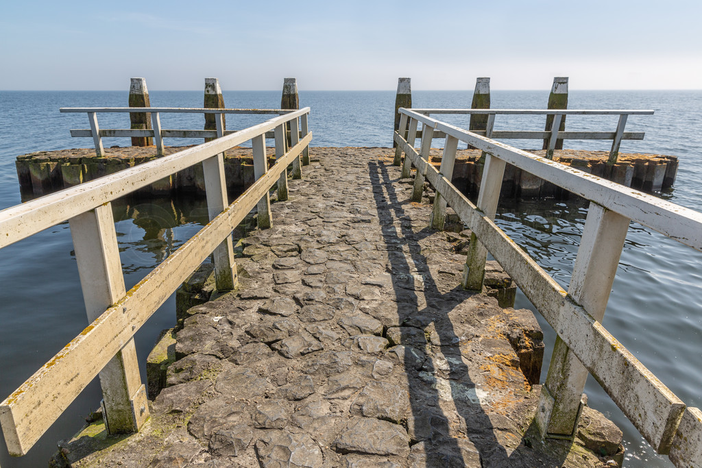  Afsluitdijk е½׶εͷں IJsselmeer ߵǺ֮ĸ̡ Afsluitdijk ½̨ͷ