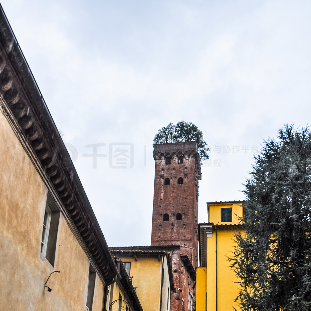 HDR ׼Ἢ˹¬ĸ߶̬Χ (HDR) Torre Guinigi 