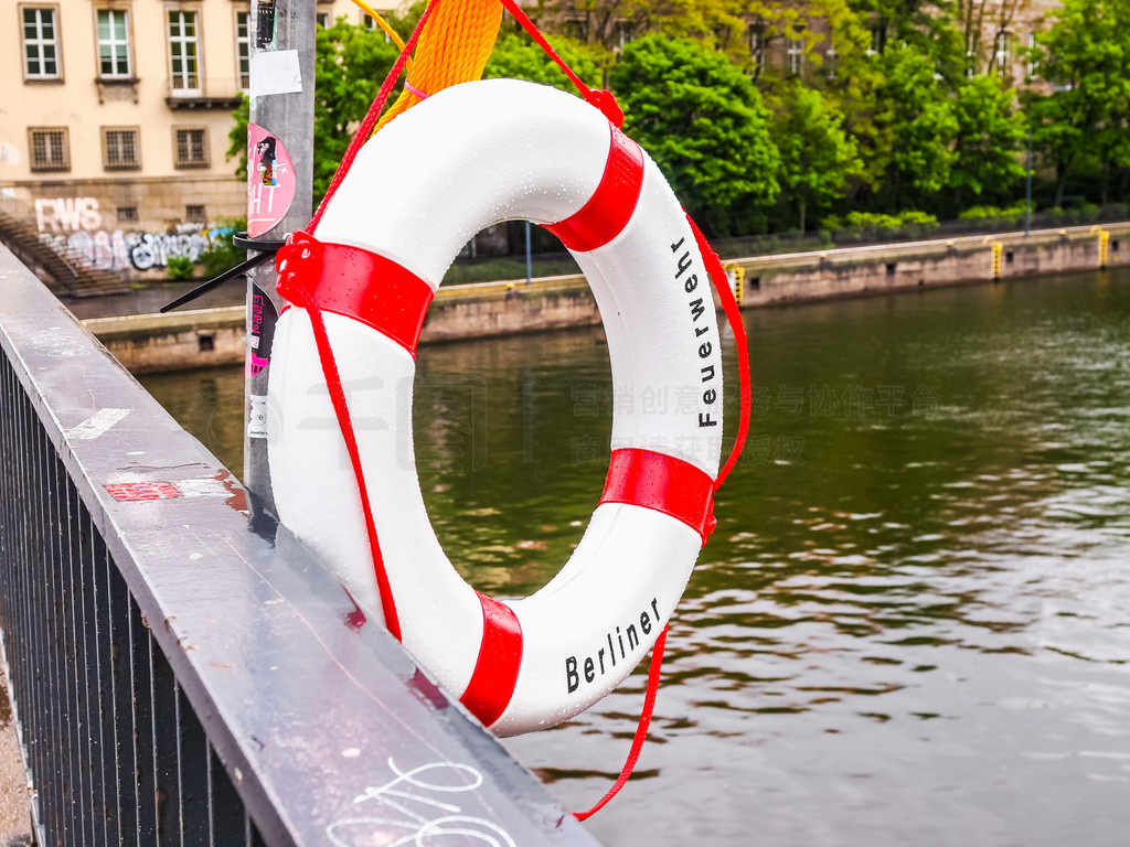 Ȧ HDR߶̬Χ HDR Berliner Feuerwehr ľȦ˼ǰ˹Ǻϵİ