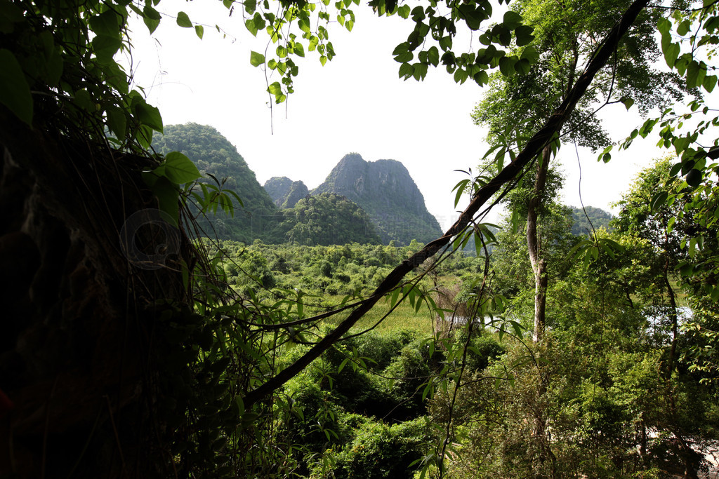 θɵв Tha Khaek и Tham Pa Fa Χľۡ LAO KHAMMUAN 