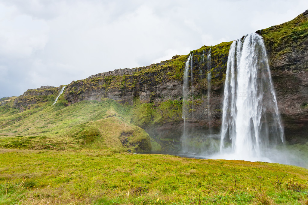 ǰ  ＾ڱϺĿʹ԰ Seljalands ӵ Seljalandsfoss ٲ