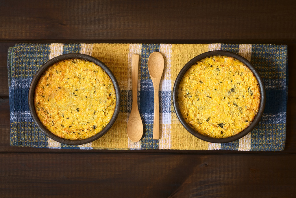 ͳɵͷƬ Pastel de ChocloװȻɫľͷϵĲաջ⡢魡󼦵Ѹɺͼ顣