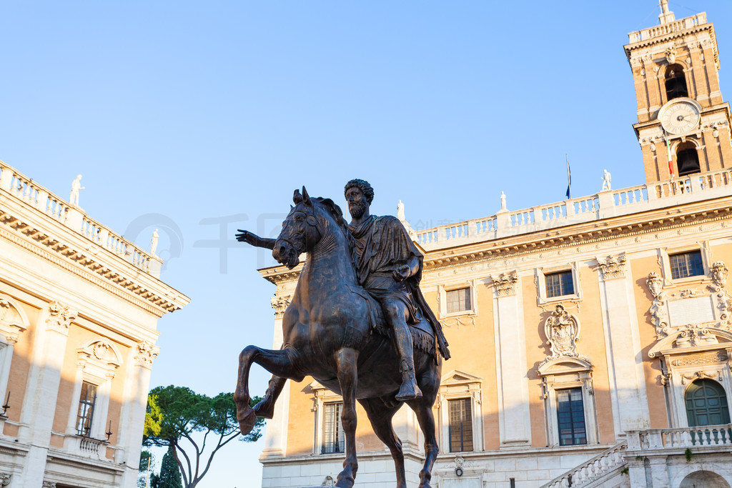 ǰ- Capitoline ɽϵ Piazza del Campidoglio ϵ Marcus Aurelius 