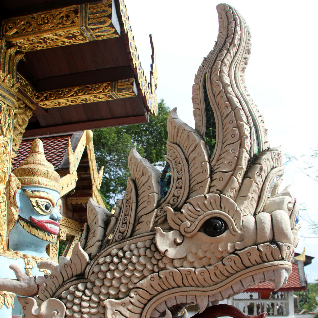 ̩ Wat Phra That Si Chom Thong Wora Wiharn ͷ