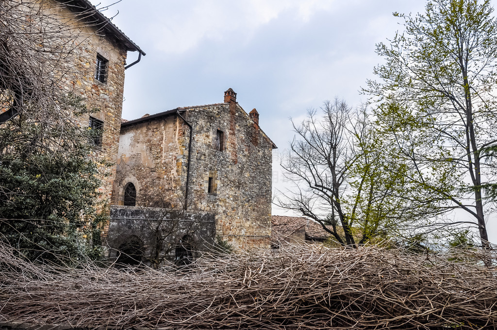 HDR Castello Scipione  Castello Pallavicino Ǳס߶̬Χ (HDR) Castello di Scipione aka Castell