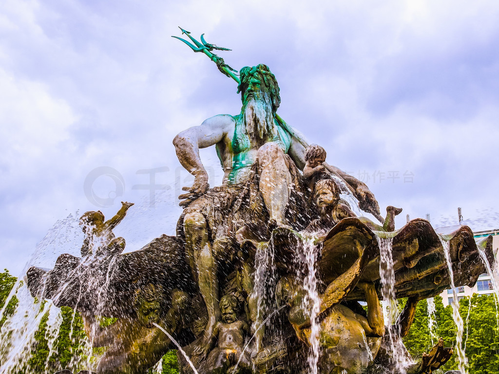  HDR еĺȪ¹ɽ㳡ĸ߶̬Χ HDR Neptunbrunnen Ȫ