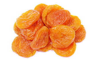 一堆白上的杏干