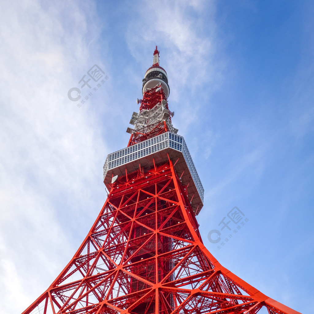 在藍天背景的東京塔,日本.日本東京塔