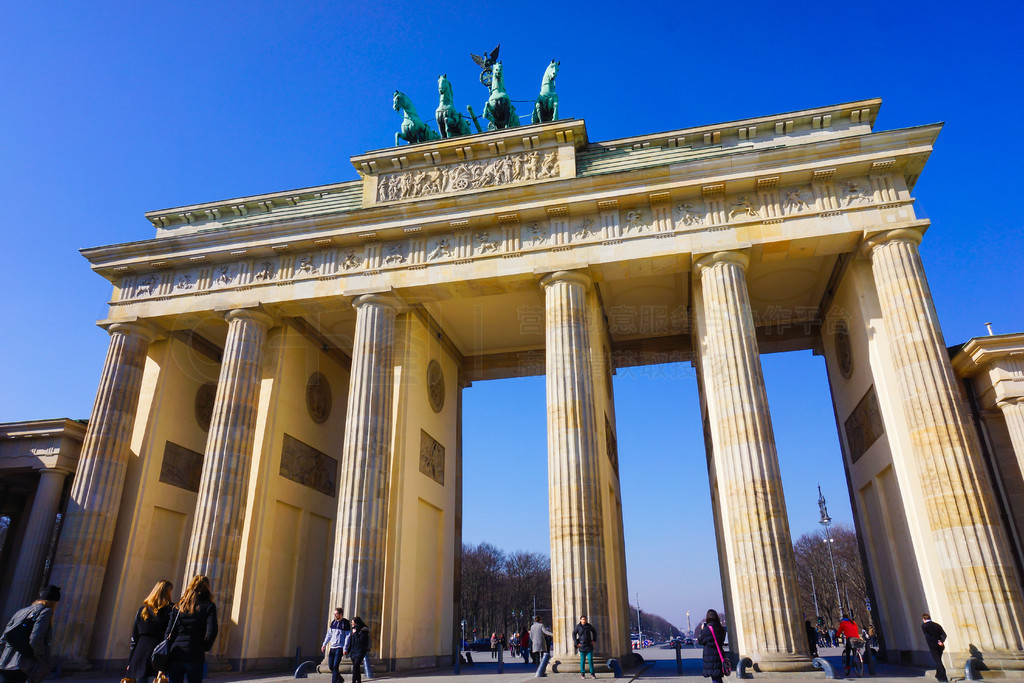 -3  18 գ 2015  3  18 ڵ¹ֵĲǱ (Brandenburger Tor)