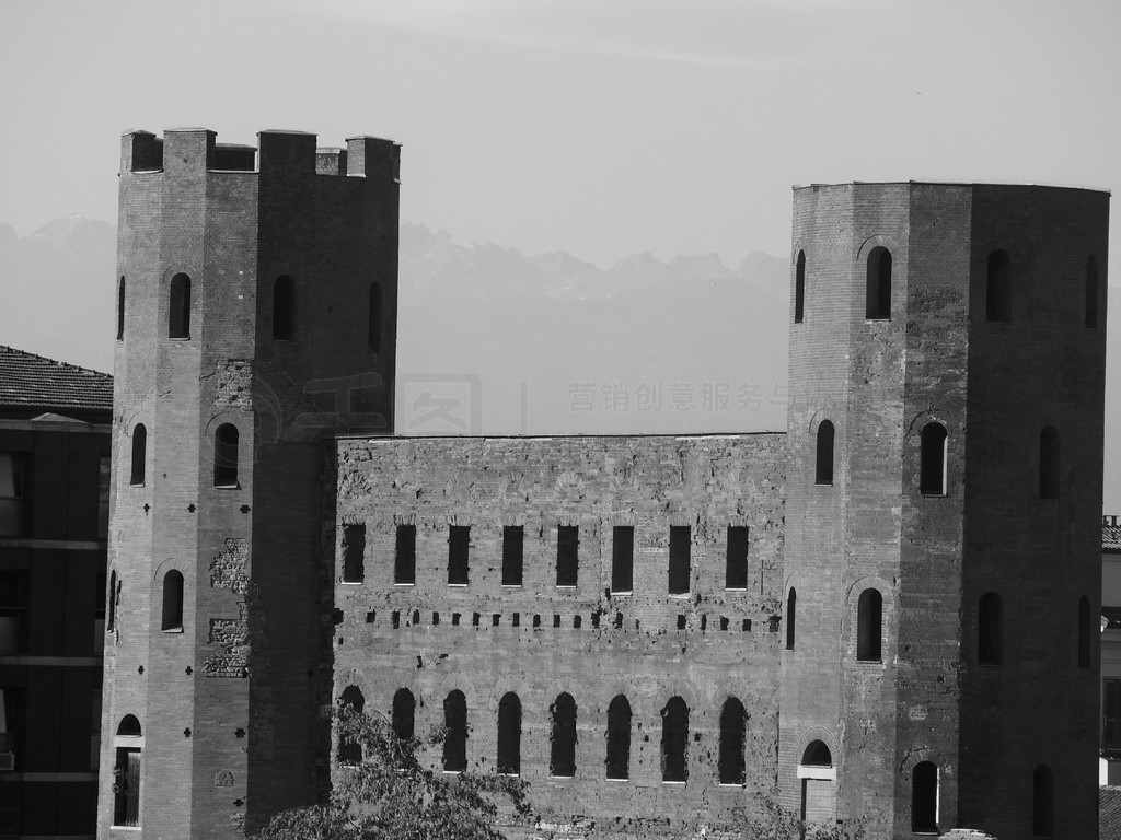 Porta Palatina (Palatine Gate) 飬ڰ䡣 Porta Palatina () ڶĺڰ