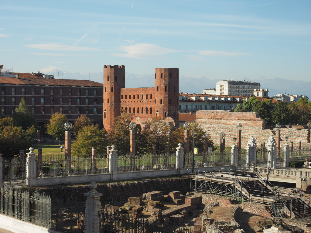 Porta Palatina (Palatine Gate) ڶ飬 Porta Palatinaţ