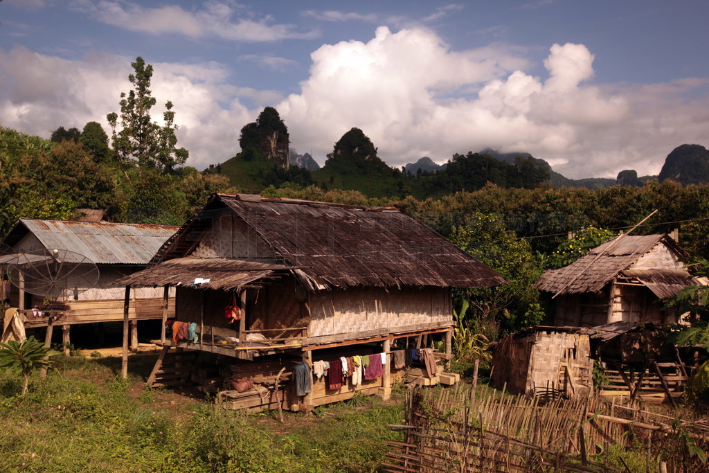 ٵŲ 13 ŹϿ帽һũ.. ASIA LAO VANG VIENG LUANG PRABANG