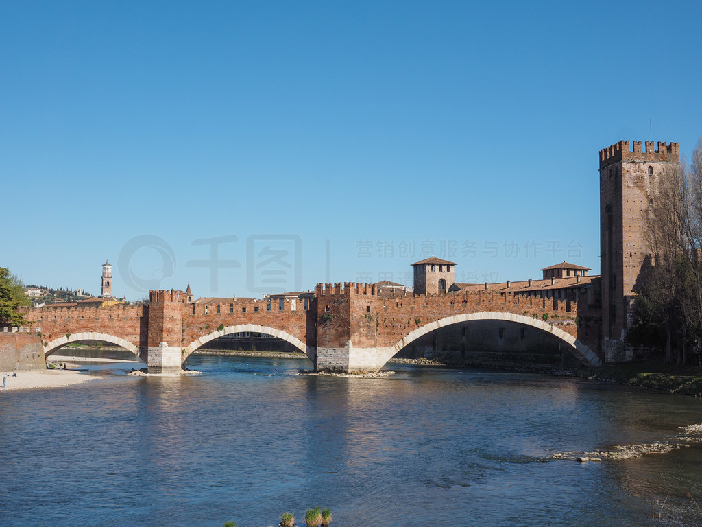 Ponte di CastelvecchioΪϳǱţ Ponte ScaligeroΪ Scaliger ţάɵİϽܺϡ Castelvecchio άɵ