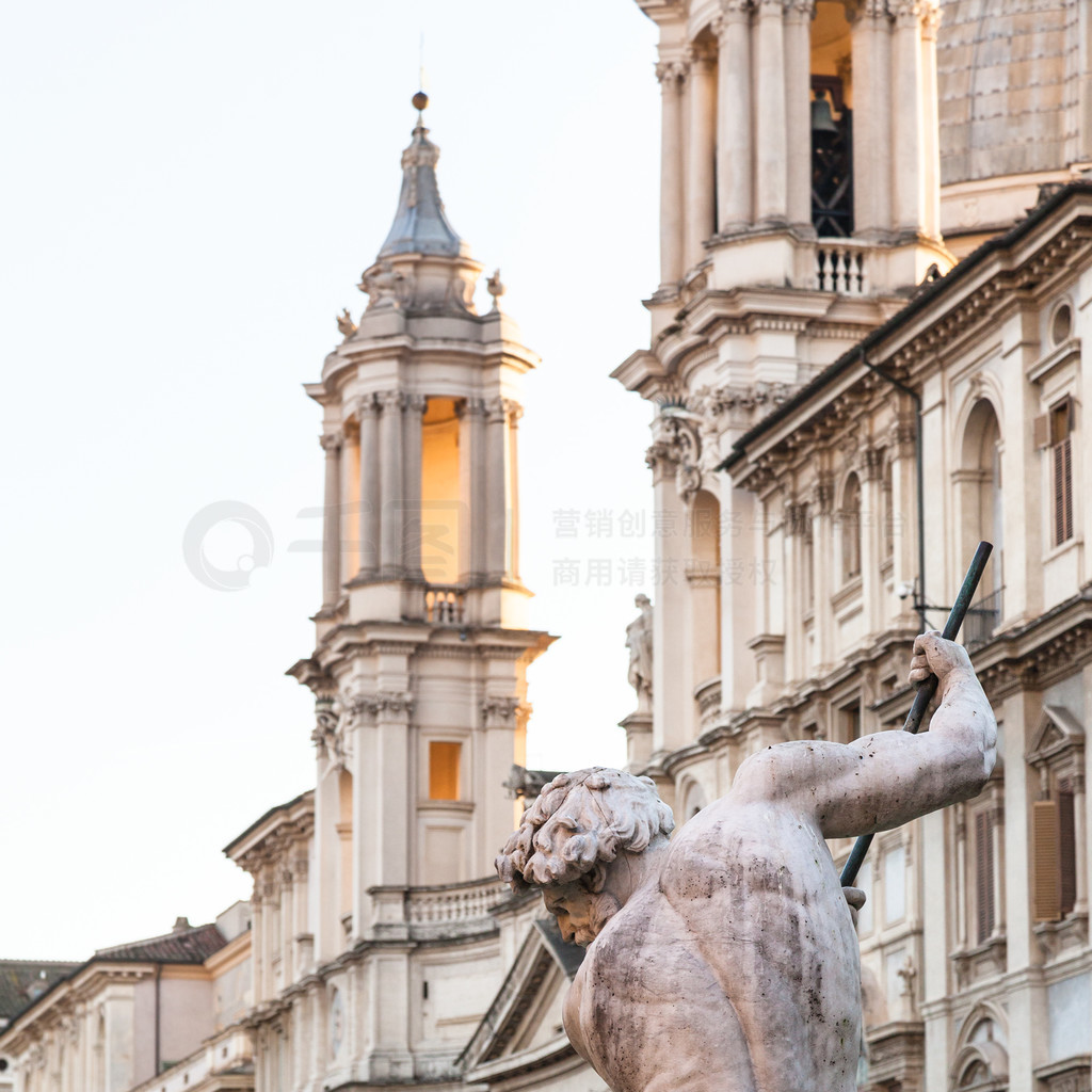 ǰ-ɹ㳡ϵİõ Fontana del NettunoȪʥ