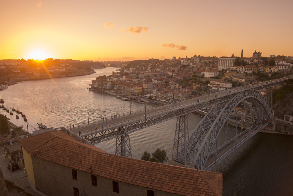 Ponte de Dom Luis 1 λŷ޲³Ӷͼﱴ޺ϵϳǡŷͼﱴϳǶ޺