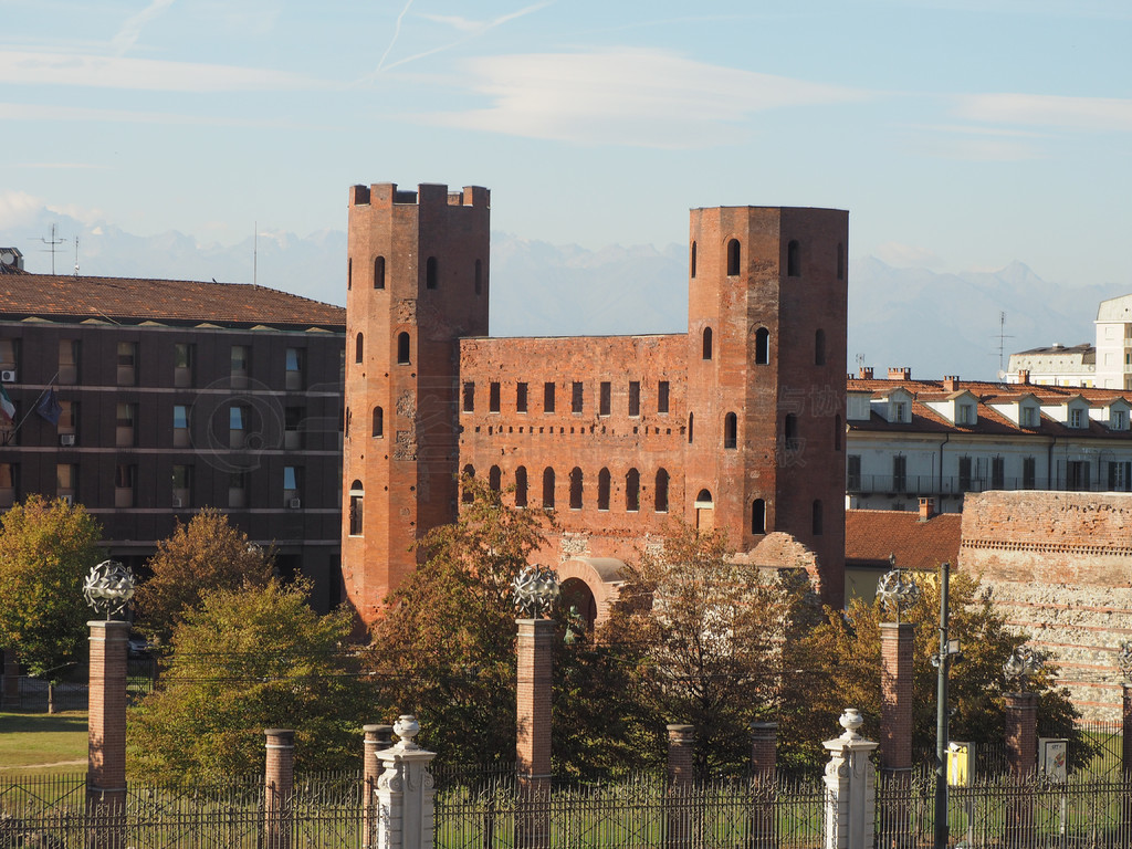 Porta Palatina (Palatine Gate) ڶ飬 Porta Palatinaţ