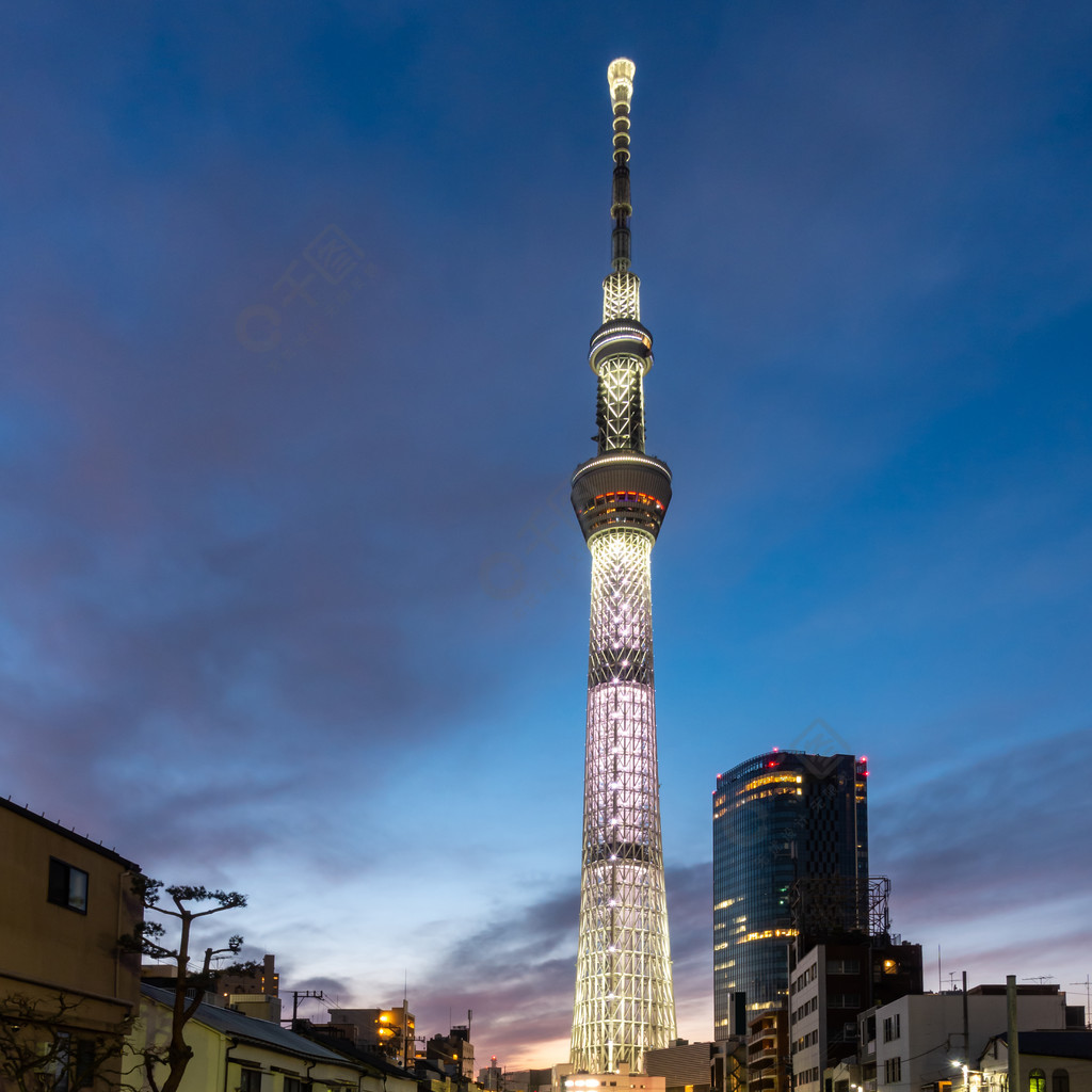 日本东京晴空塔日落东京晴空塔是日本最高的独立式建筑世界第二每年有