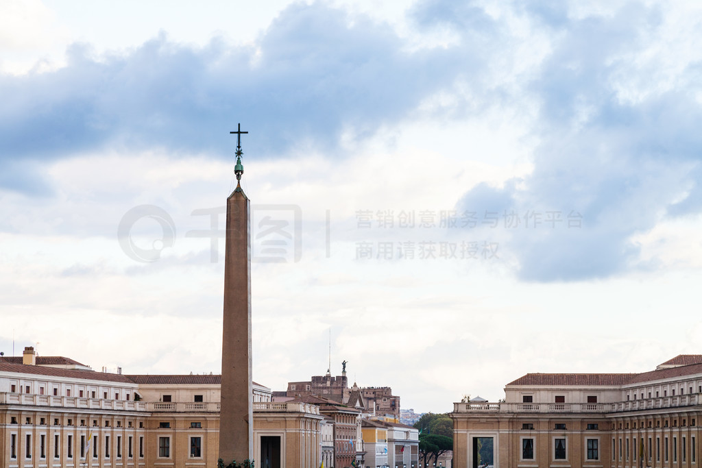 ǰ-ٸԳǵʥ˵ù㳡 (Piazza San Pietro) ϴʮּܵķⱮ