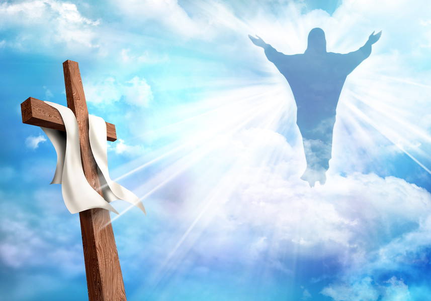 基督教十字架与复活的耶稣基督和云彩天空背景